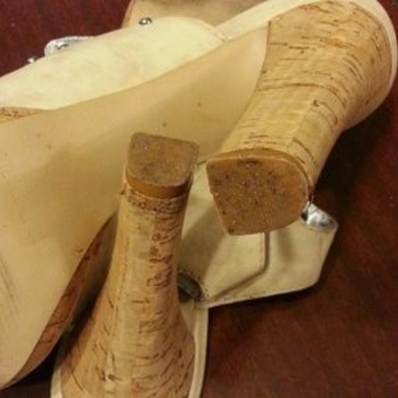 L couture cork/tan color high heel sandals rhinestone buckle - Picture 4 of 4